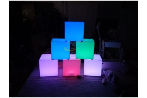 LED Світильник Куб 16 кольорів + режими TIA-SPORT