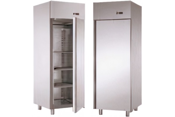 Шафа холодильна GN650TN