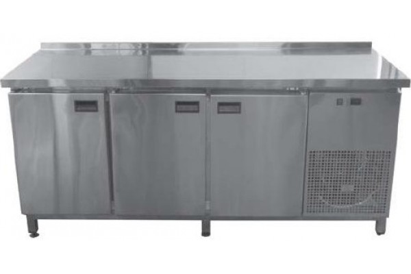 Стіл холодильний трьохдверний, глибина 700 мм